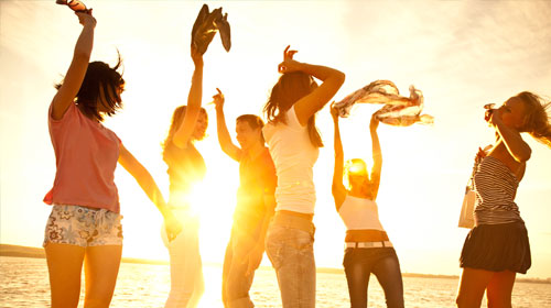 欧国联比赛大将受伤，需调整阵容——从危机到转机的战术与心态解读